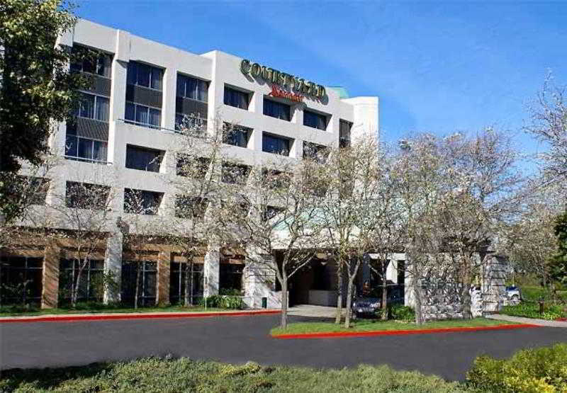 Courtyard By Marriott Richmond Berkeley Hotel Exterior photo