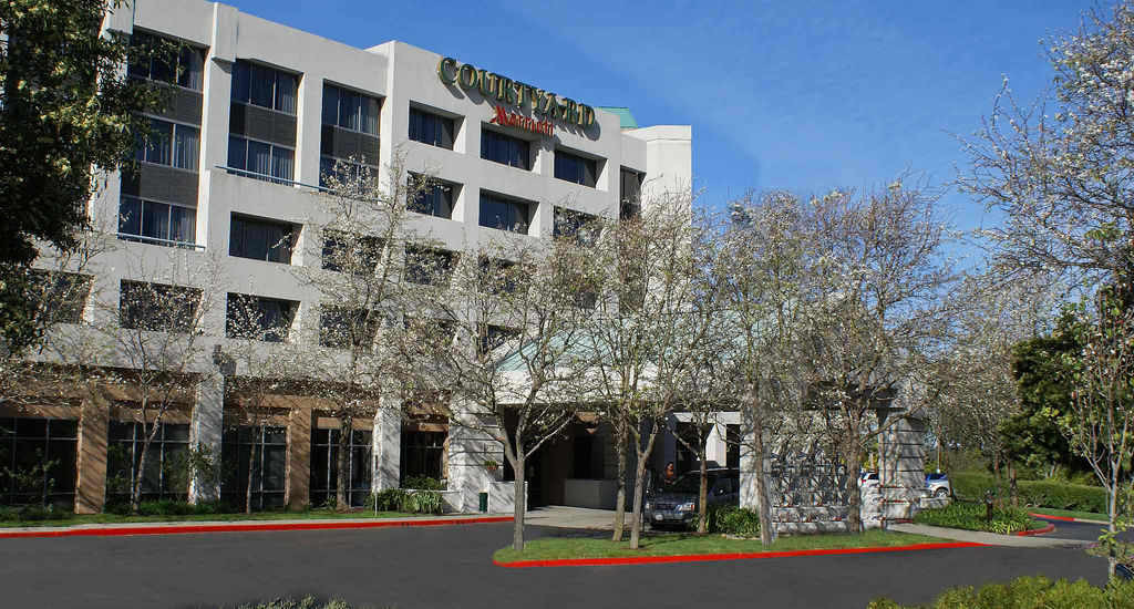 Courtyard By Marriott Richmond Berkeley Hotel Exterior photo